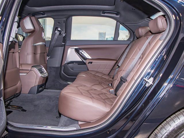 2026 BMW 7 Series 750e - Photo 22