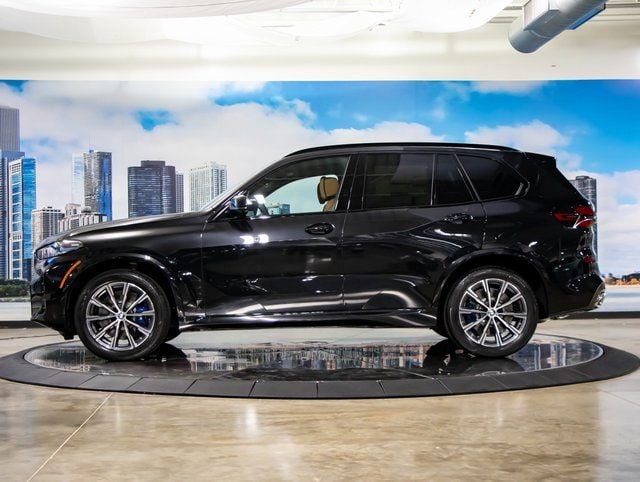 2026 BMW X5 M60i - Photo 6