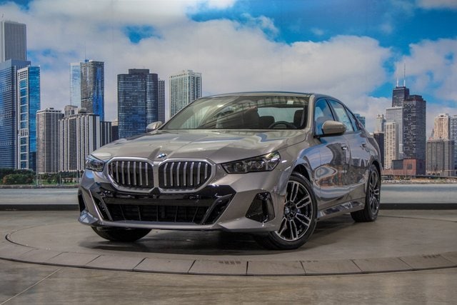 Used 2024 BMW 5 Series 530i with VIN WBA53FJ03RCS20773 for sale in Lake Bluff, IL
