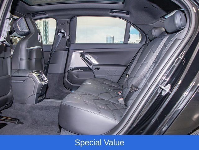 2025 BMW 7 Series 750e - Photo 23