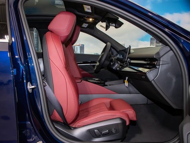 2026 BMW 5 Series 530i - Photo 20