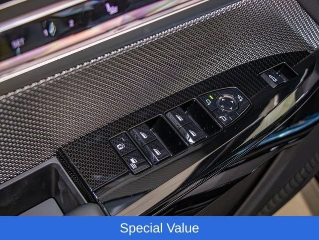 2025 BMW 7 Series 750e - Photo 15