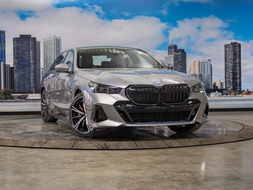 New 2026 BMW 550e xDrive Sedan