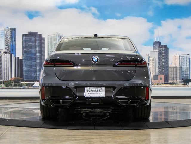 2026 BMW 7 Series 760i - Photo 11