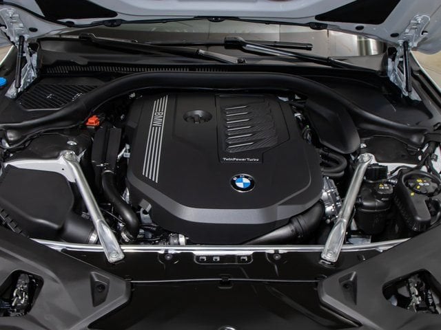 2026 BMW 8 Series 840i - Photo 7