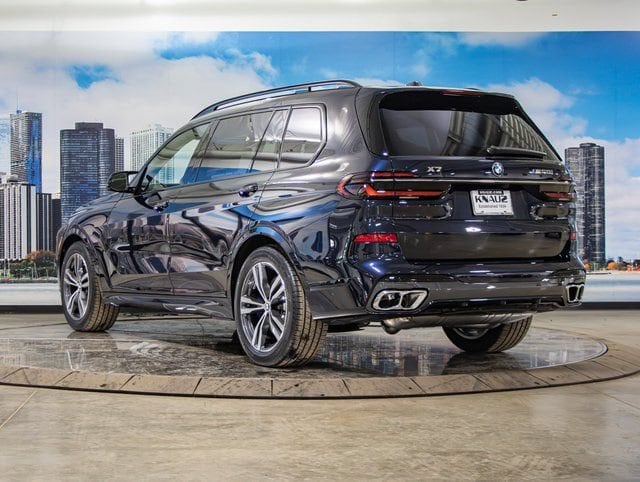 2026 BMW X7 M60i - Photo 8