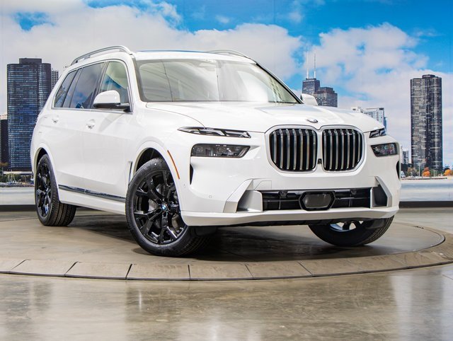 2026 BMW X7 40i's photo