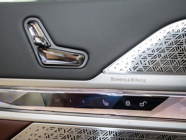 2025 Bmw 760i xDrive photo 2