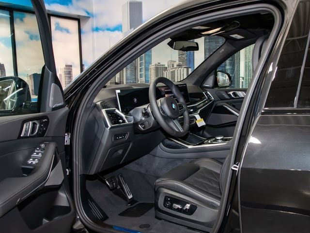 2027 BMW X7 40i - Photo 11