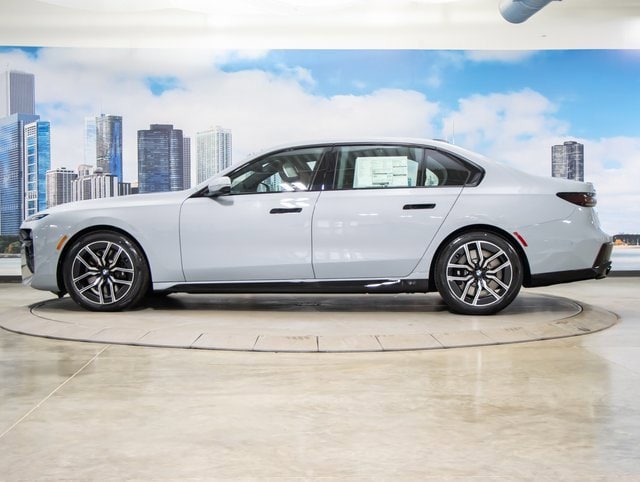 2025 BMW 760i Sedan 