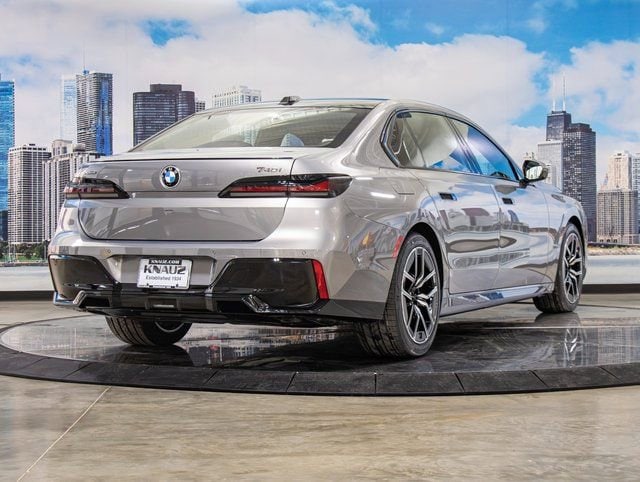 2026 BMW 7 Series 740i - Photo 8
