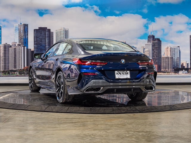 2026 BMW 8 Series M850i - Photo 9