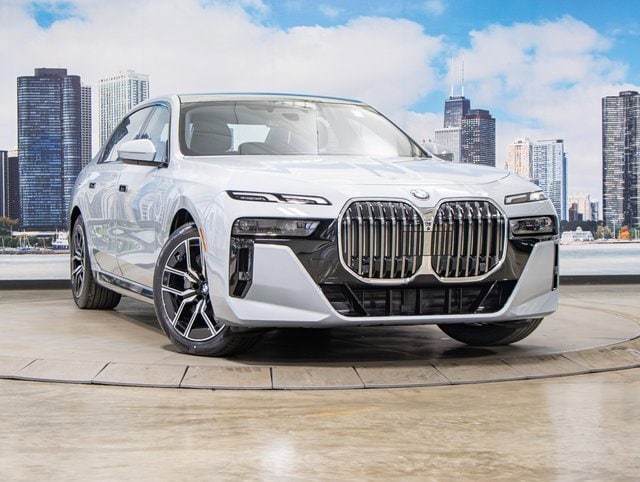 2025 BMW 740i Sedan 