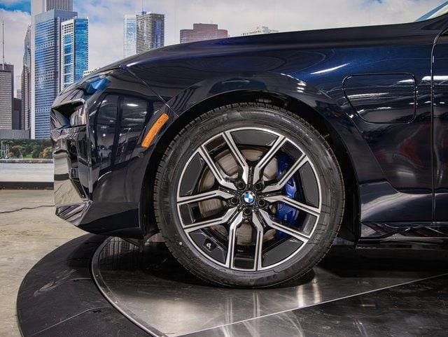 2026 BMW 7 Series 750e - Photo 7