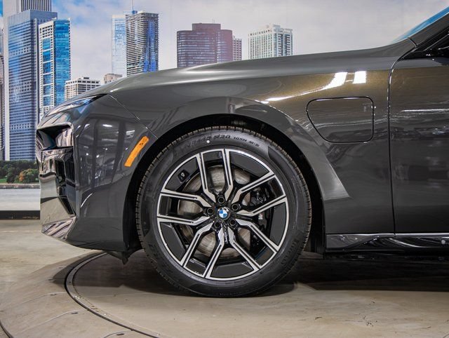 2026 BMW 7 Series 750e - Photo 7