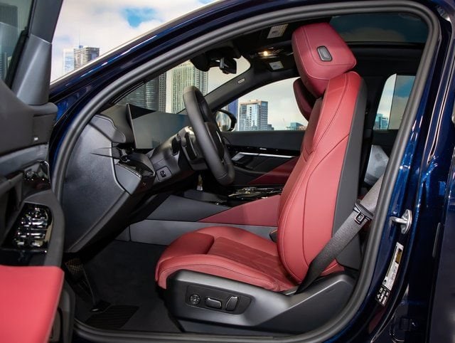 2026 BMW 5 Series 530i - Photo 19