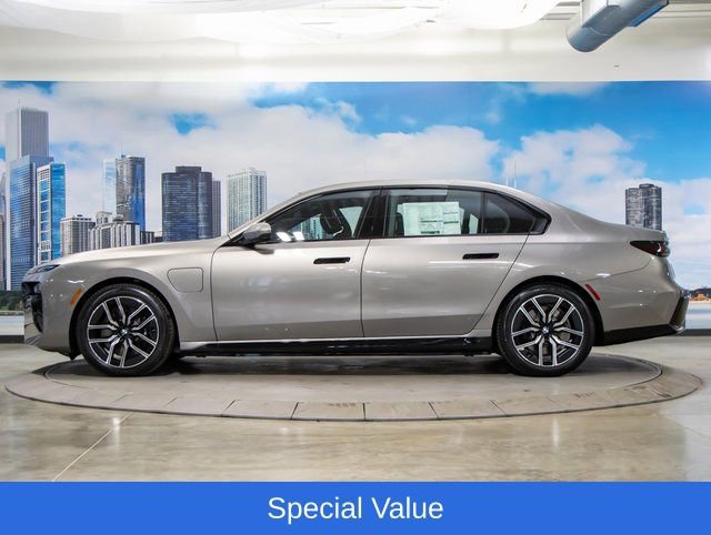 2025 BMW 7 Series 750e - Photo 6