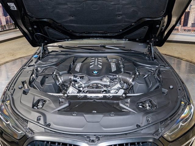 2024 BMW 8 Series M850i - Photo 7