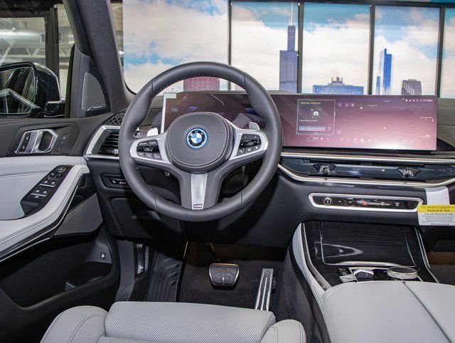 2026 BMW X5 50e - Photo 16