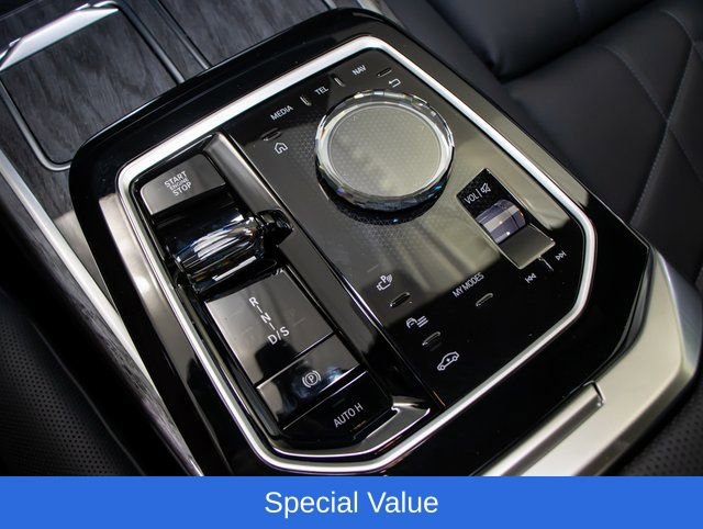 2025 BMW 7 Series 750e - Photo 20