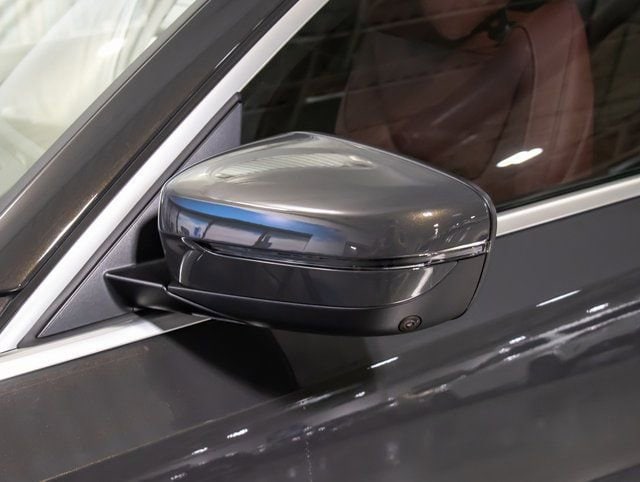 2026 BMW 3 Series 330i - Photo 10