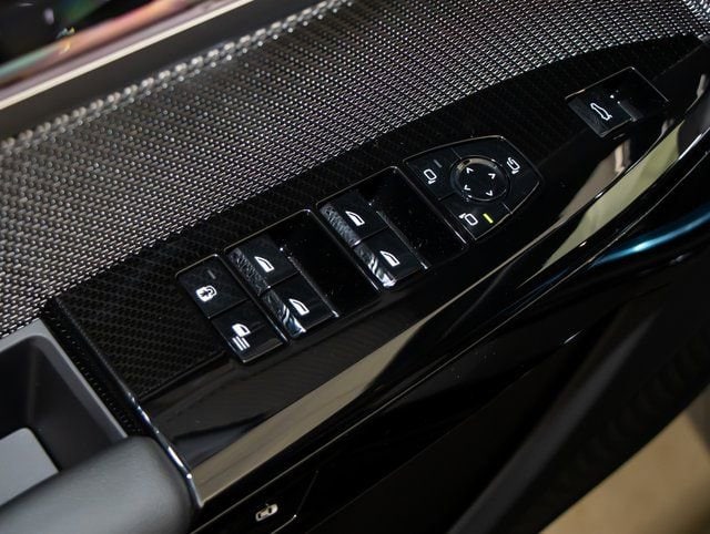 2025 BMW 7 Series 740i - Photo 15