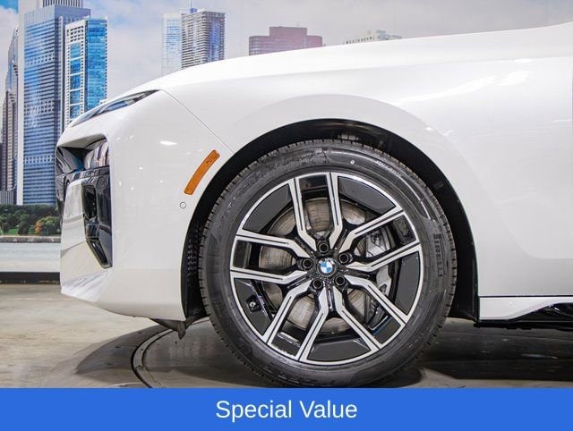 2025 BMW 7 Series 760i - Photo 7