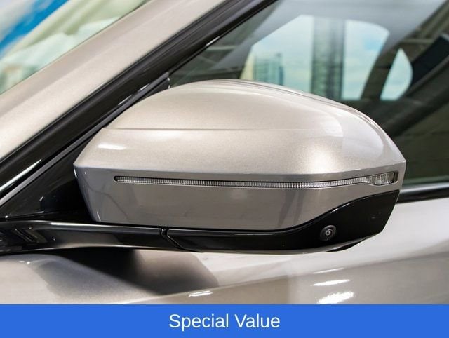 2025 BMW 7 Series 750e - Photo 10