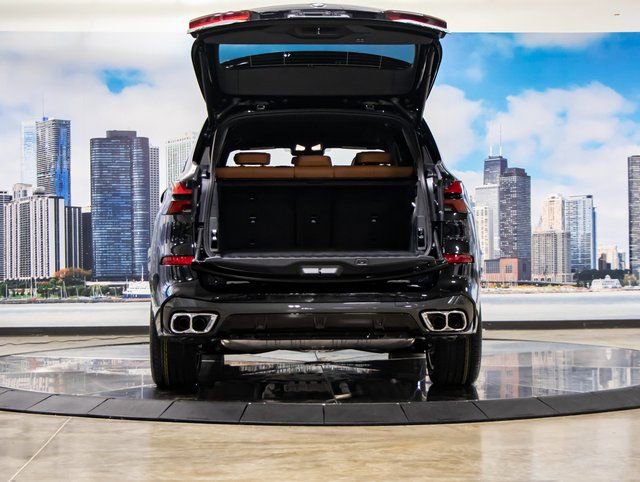 2026 BMW X5 M60i - Photo 12