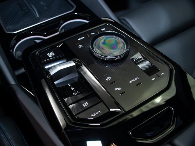 2026 BMW 5 Series 530i - Photo 19