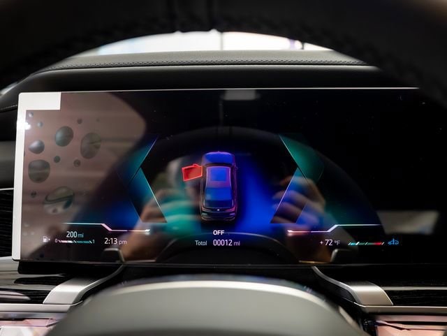 2026 BMW 7 Series 740i - Photo 17