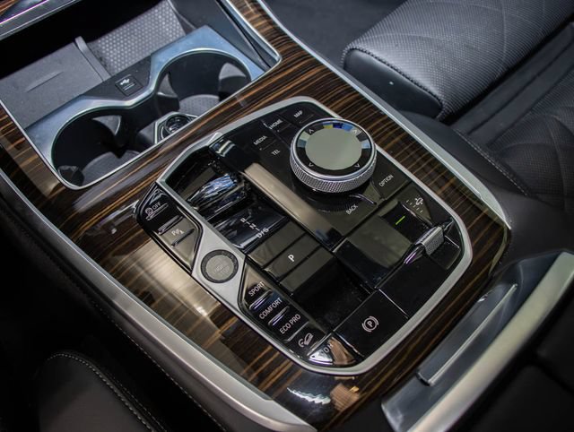2026 BMW X7 40i - Photo 18