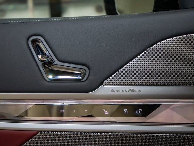 2025 BMW 7 Series 740i - Photo 14