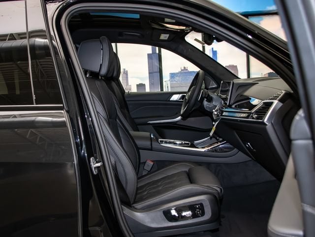 2027 BMW X7 40i - Photo 19