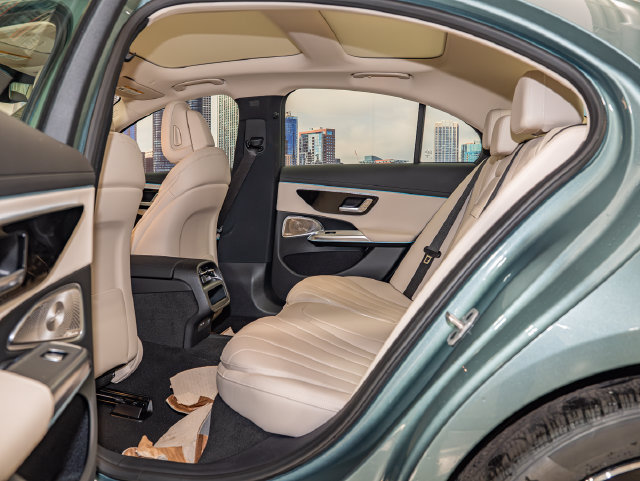 2026 Mercedes-Benz E-Class E450 - Photo 21