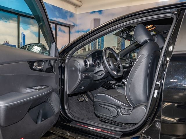 2024 Kia Forte GT-Line - Photo 13