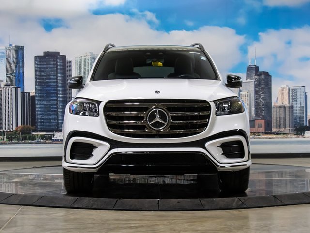 2024 Mercedes Benz GLS 450 4MATIC photo 3