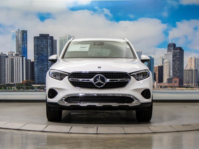 2025 Mercedes Benz GLC 300 4MATIC photo 3