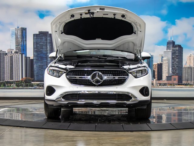 2026 Mercedes Benz GLC 300 4MATIC photo 3