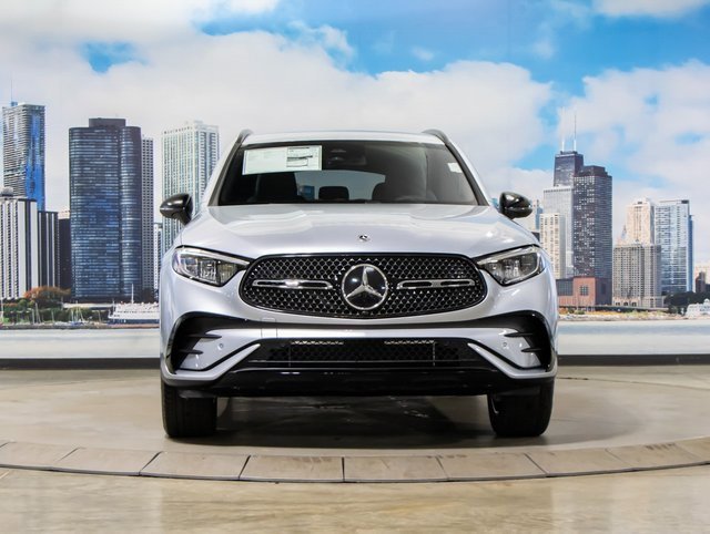 2026 Mercedes Benz GLC 300 4MATIC photo 3