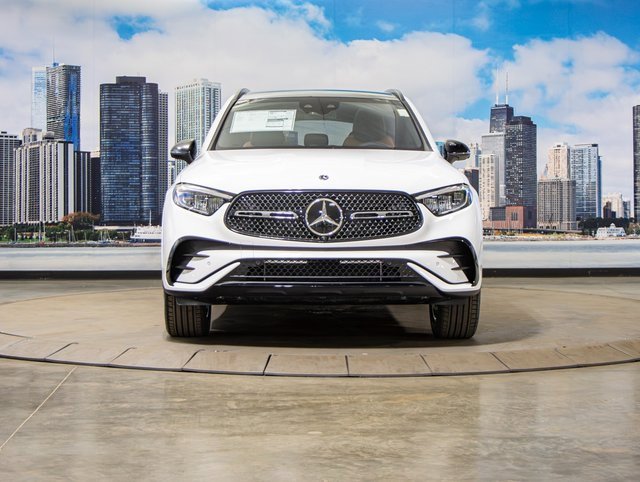 2025 Mercedes Benz GLC 300 4MATIC photo 2