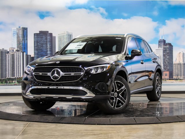 2026 Mercedes Benz GLC 300 4MATIC photo 2