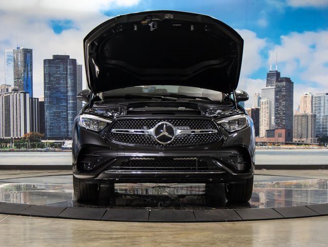 2026 Mercedes Benz GLC 300 4MATIC photo 4