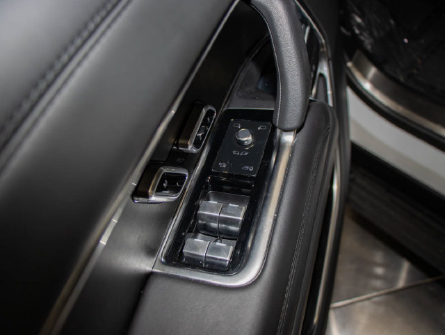 2023 Land Rover Range Rover SE - Photo 14