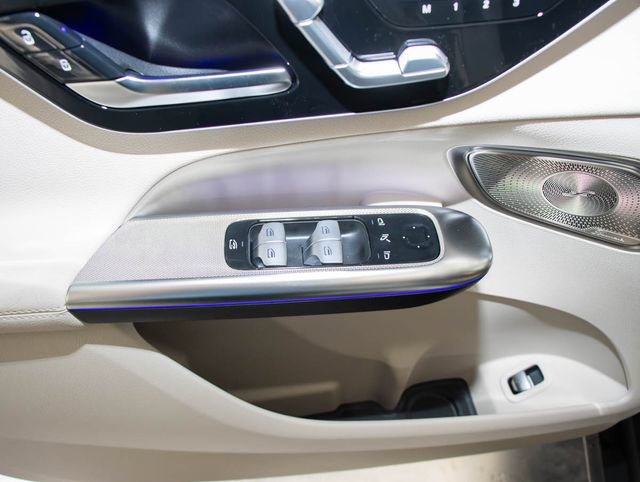 2027 Mercedes-Benz GLC Base - Photo 13