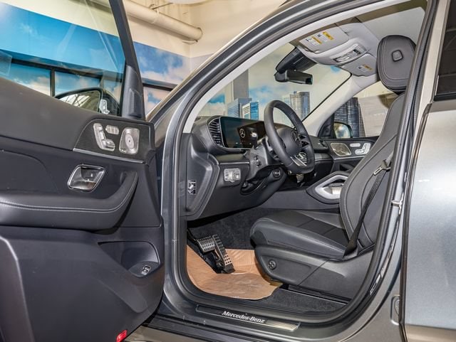 2026 Mercedes-Benz GLS Base - Photo 13