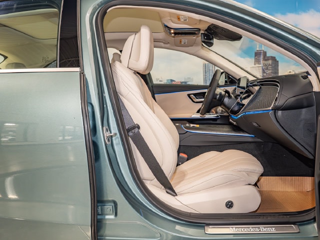 2026 Mercedes-Benz E-Class E450 - Photo 20