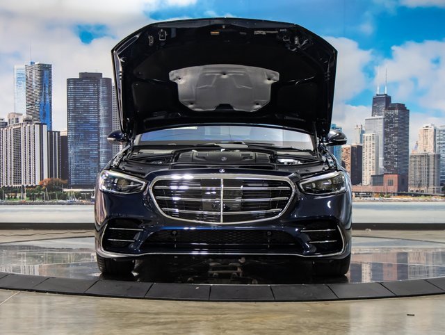 2026 Mercedes Benz S 580 4MATIC photo 3