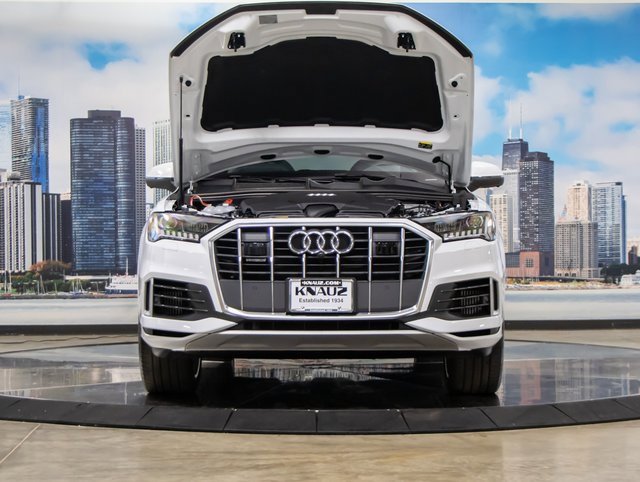2023 Audi Q7 55 Premium Plus photo 2