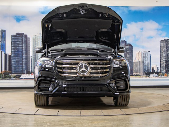 2025 Mercedes Benz GLS 450 4MATIC photo 4